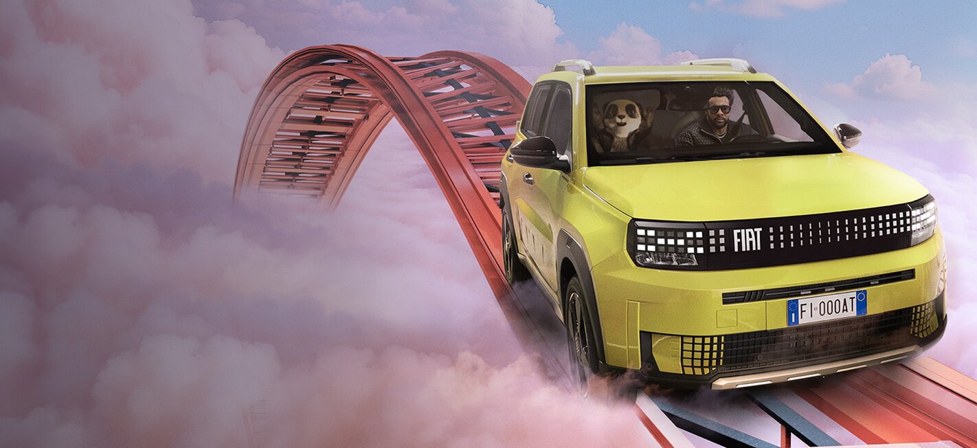 Ein Bild des beworbenen Fiat Grande Panda Elektro in Gelb.