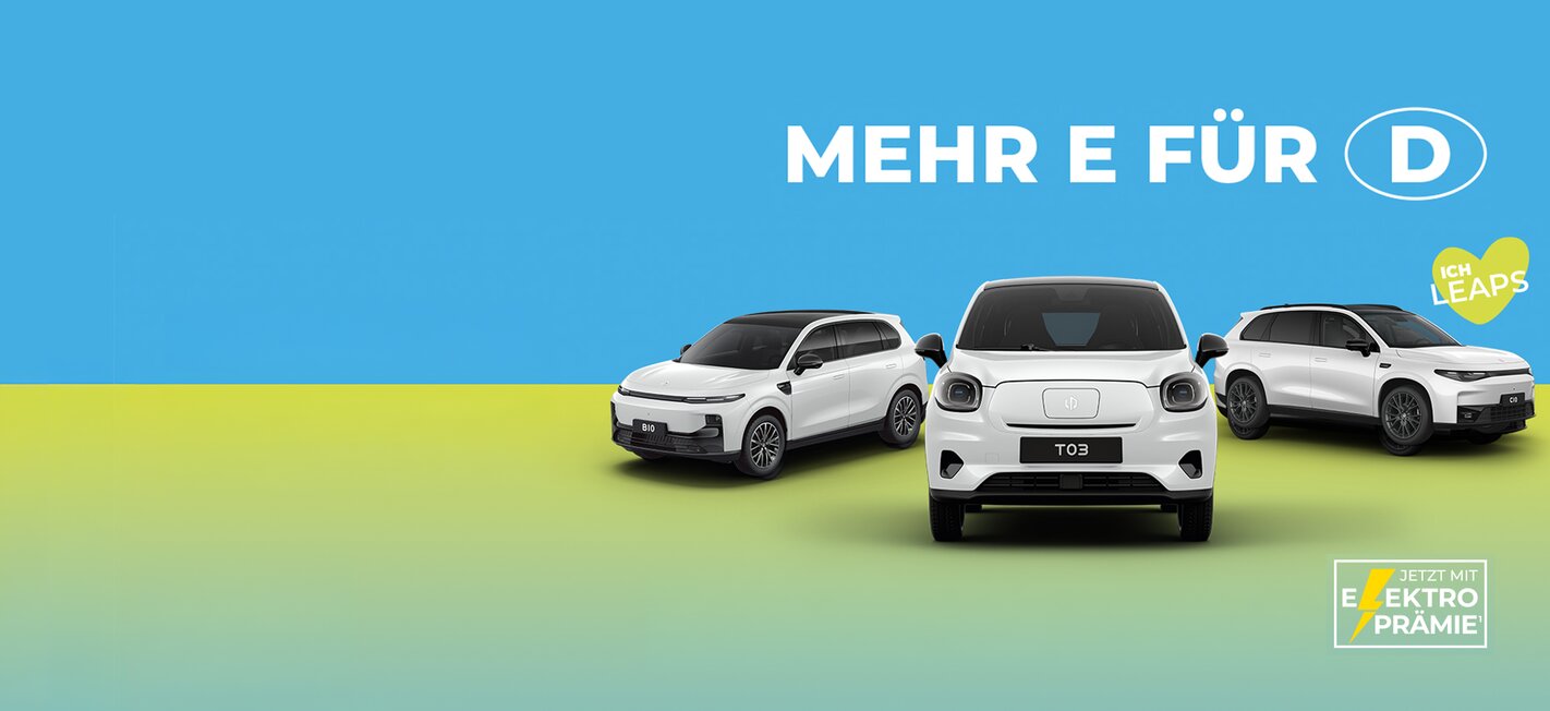 Eine Ansammlung von drei Fahrzeugen der Marke Leapmotor.